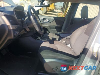 Zdjęcie 7 z 13 samochodu: 2017 JEEP CHEROKEE LATITUDE VIN:1C4PJLCB3HW548609 - miniatura
