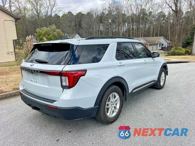 Czwarte zdjęcie samochodu z boku: 2025 FORD EXPLORER ACTIVE VIN:1FMUK7DH1SGC36859 - miniatura