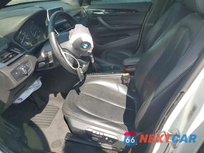 Zdjęcie 7 z 12 samochodu: 2018 BMW X1 XDRIVE28I VIN:WBXHT3C35J5K25300 - miniatura