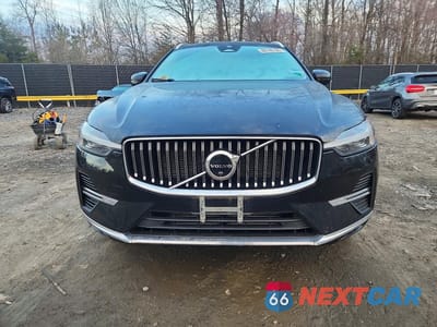 Piąte zdjęcie samochodu w środku: 2023 VOLVO XC60 PLUS VIN:YV4H60DN4P1306904 - miniatura