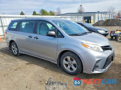 Czwarte zdjęcie samochodu z boku: 2018 TOYOTA SIENNA L 7-PASSENGER VIN:5TDZZ3DC2JS963189 - miniatura