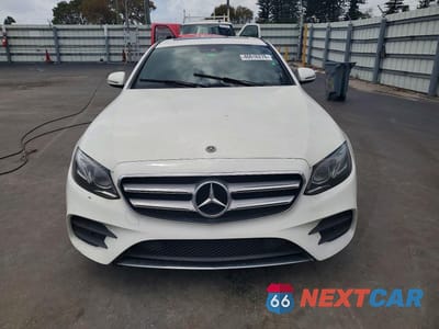 Piąte zdjęcie samochodu w środku: 2019 MERCEDES-BENZ E 300 VIN:WDDZF4JB4KA504289 - miniatura