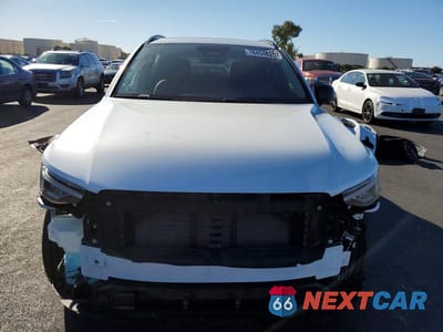 Piąte zdjęcie samochodu w środku: 2024 VOLVO XC40 CORE VIN:YV4L12UK0R2203308 - miniatura