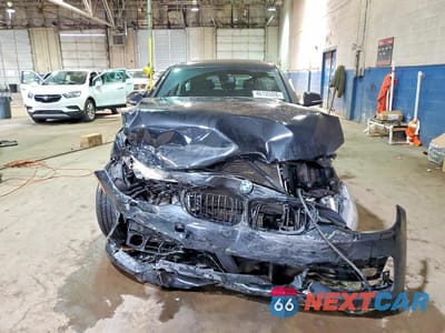 Piąte zdjęcie samochodu w środku: 2016 BMW 328 XIGT SULEV VIN:WBA8Z5C57GG502127 - miniatura