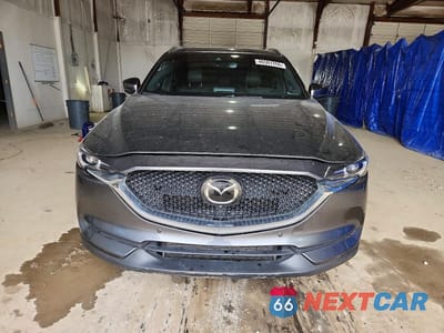 Piąte zdjęcie samochodu w środku: 2019 MAZDA CX-5 SIGNATURE VIN:JM3KFBEY5K0615185 - miniatura