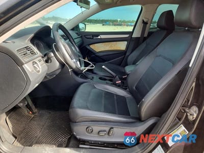 Zdjęcie 7 z 12 samochodu: 2014 VOLKSWAGEN PASSAT S VIN:1VWAS7A32EC091436 - miniatura