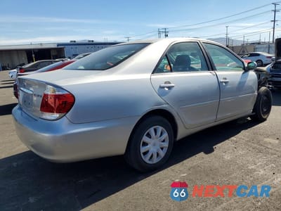 Trzecie zdjęcie samochodu z tyłu: 2005 TOYOTA CAMRY LE VIN:4T1BE32K05U035692 - miniatura