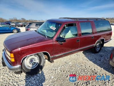 1994 GMC SUBURBAN C2500 1GKGC26F2RJ723065 - główne zdjęcie licytacji z USA - miniatura