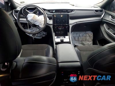 Zdjęcie 8 z 12 samochodu: 2023 JEEP GRAND CHEROKEE L LAREDO VIN:1C4RJKAGXP8841881 - miniatura