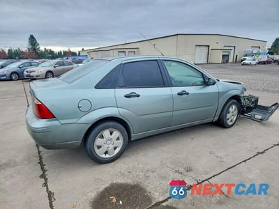 Trzecie zdjęcie samochodu z tyłu: 2006 FORD FOCUS ZX4 VIN:1FAFP34N96W133784 - miniatura