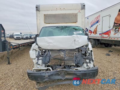 Piąte zdjęcie samochodu w środku: 2018 CHEVROLET EXPRESS BOX TRUCK VIN:1GB3GSCGXJ1341239 - miniatura