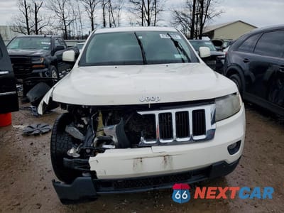 Piąte zdjęcie samochodu w środku: 2011 JEEP GRAND CHEROKEE LAREDO VIN:1J4RR4GG1BC656226 - miniatura
