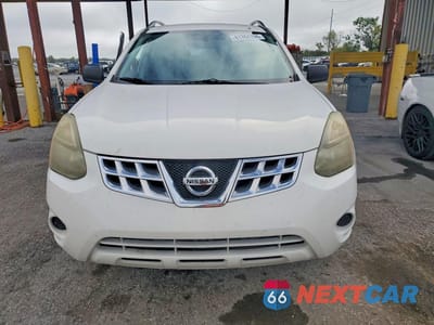 Piąte zdjęcie samochodu w środku: 2014 NISSAN ROGUE SELECT S VIN:JN8AS5MT5EW615183 - miniatura