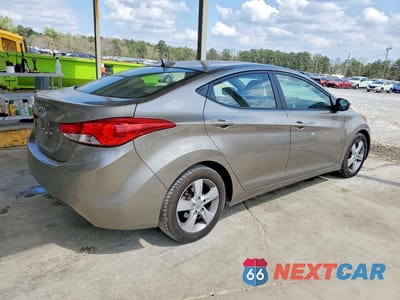 Trzecie zdjęcie samochodu z tyłu: 2013 HYUNDAI ELANTRA GLS VIN:5NPDH4AE5DH314439 - miniatura