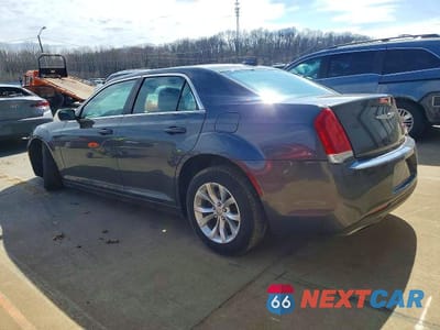 Drugie zdjęcie samochodu z przodu: 2015 CHRYSLER 300 LIMITED VIN:2C3CCAAG2FH813922 - miniatura