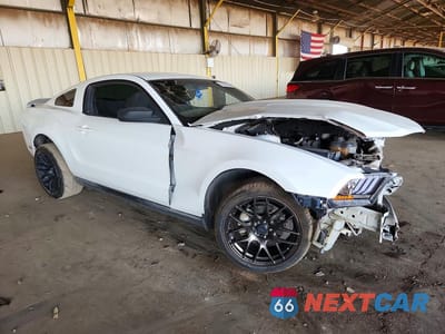 Czwarte zdjęcie samochodu z boku: 2010 FORD MUSTANG VIN:1ZVBP8AN0A5135557 - miniatura