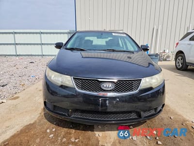 Piąte zdjęcie samochodu w środku: 2010 KIA FORTE EX VIN:KNAFU4A29A5809116 - miniatura