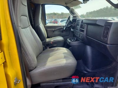 Zdjęcie 11 z 13 samochodu: 2019 CHEVROLET EXPRESS 2500 CARGO DELIVERY VAN VIN:1GCWGAFP9K1336775 - miniatura