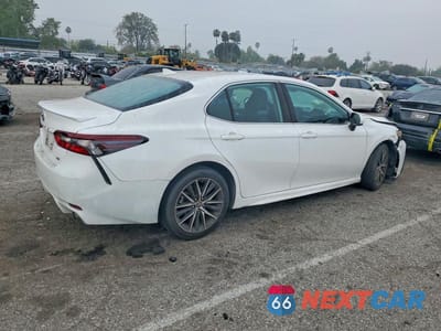 Trzecie zdjęcie samochodu z tyłu: 2021 TOYOTA CAMRY SE VIN:4T1G11AK0MU551007 - miniatura