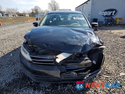 Piąte zdjęcie samochodu w środku: 2016 VOLKSWAGEN JETTA SE VIN:3VWD67AJ7GM374531 - miniatura