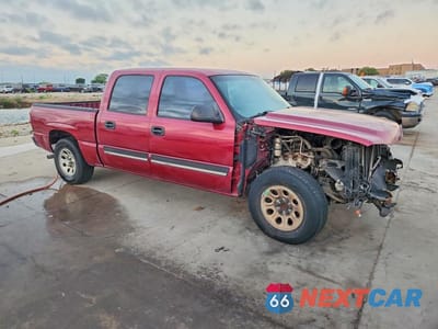 Czwarte zdjęcie samochodu z boku: 2007 CHEVROLET SILVERADO C1500 CLASSIC CREW CAB VIN:2GCEC13VX71129193 - miniatura