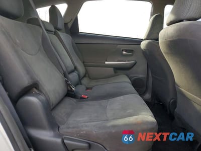 Zdjęcie 11 z 12 samochodu: 2014 TOYOTA PRIUS V THREE VIN:JTDZN3EU2E3355828 - miniatura
