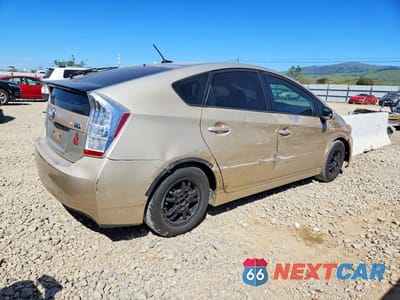 Trzecie zdjęcie samochodu z tyłu: 2010 TOYOTA PRIUS III VIN:JTDKN3DU2A0088723 - miniatura