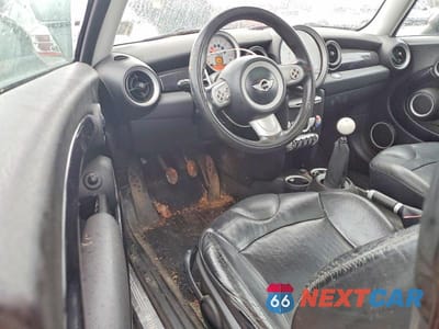 Zdjęcie 8 z 13 samochodu: 2007 MINI COOPER VIN:WMWMF33527TU61263 - miniatura