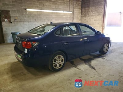 Trzecie zdjęcie samochodu z tyłu: 2010 HYUNDAI ELANTRA GLS VIN:KMHDU4AD0AU082378 - miniatura