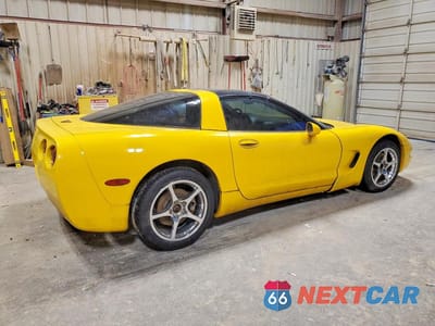 Trzecie zdjęcie samochodu z tyłu: 2001 CHEV CORVETTE VIN:1G1YY22G815116528 - miniatura