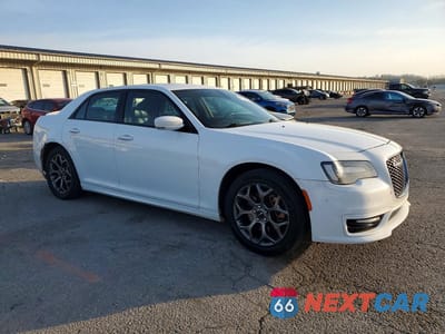 Czwarte zdjęcie samochodu z boku: 2017 CHRYSLER 300 S VIN:2C3CCAGGXHH534812 - miniatura