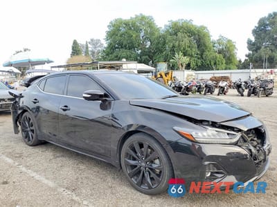 Czwarte zdjęcie samochodu z boku: 2023 NISSAN MAXIMA 3.5 SR VIN:1N4AA6EV7PC505086 - miniatura