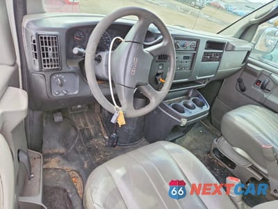 Zdjęcie 8 z 13 samochodu: 2004 GMC SAVANA G2500 VIN:1GTGG25V841114838 - miniatura