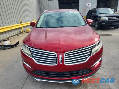 Piąte zdjęcie samochodu w środku: 2017 LINCOLN MKC PREMIERE VIN:5LMCJ1C95HUL50943 - miniatura