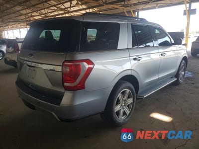 Trzecie zdjęcie samochodu z tyłu: 2020 FORD EXPEDITION XLT VIN:1FMJU1HT9LEA90426 - miniatura