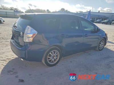 Trzecie zdjęcie samochodu z tyłu: 2013 TOYOTA PRIUS V TWO VIN:JTDZN3EU9D3219114 - miniatura