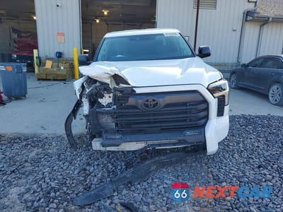 Piąte zdjęcie samochodu w środku: 2023 TOYOTA TUNDRA SR5 VIN:5TFLA5DB2PX099358 - miniatura