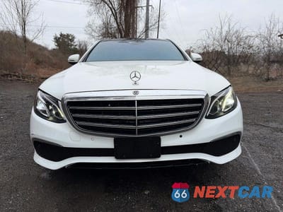 Zdjęcie 13 z 14 samochodu: 2018 MERCEDES-BENZ E 300 4MATIC VIN:WDDZF4KB1JA424428 - miniatura
