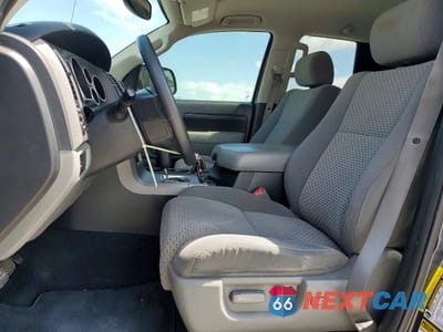 Zdjęcie 7 z 11 samochodu: 2013 TOYOTA TUNDRA GRADE VIN:5TFRY5F1XDX142429 - miniatura