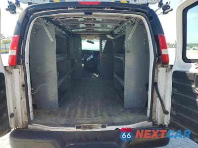 Zdjęcie 10 z 13 samochodu: 2020 GMC SAVANA 2500 CARGO UTILITY / SERVICE VAN VIN:1GTW7AFP6L1197738 - miniatura