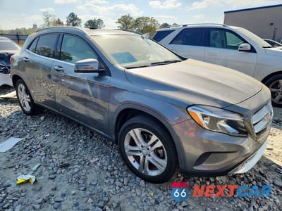 Czwarte zdjęcie samochodu z boku: 2015 MERCEDES-BENZ GLA 250 VIN:WDCTG4EB9FJ182708 - miniatura