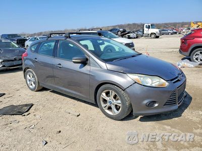 Czwarte zdjęcie samochodu z boku: 2013 FORD FOCUS SE VIN:1FADP3K20DL221296 - miniatura