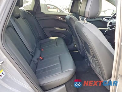 Zdjęcie 11 z 14 samochodu: 2024 AUDI Q4 E-TRON PREMIUM VIN:WA1KUBFZ7RP061486 - miniatura