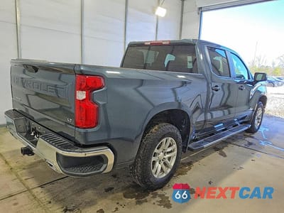 Trzecie zdjęcie samochodu z tyłu: 2021 CHEVROLET SILVERADO K1500 LT VIN:3GCUYDET2MG196366 - miniatura