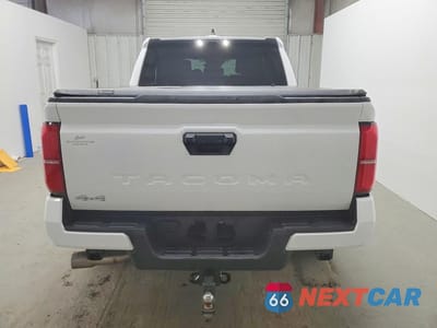 Zdjęcie 6 z 12 samochodu: 2025 TOYOTA TACOMA SR5 VIN:3TMLB5JN1SM161830 - miniatura