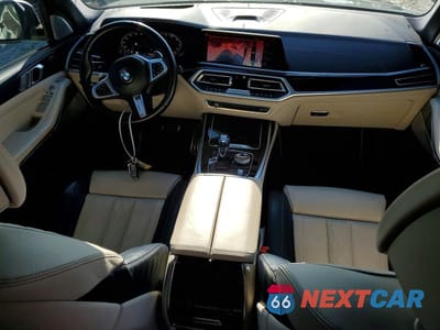 Zdjęcie 8 z 12 samochodu: 2020 BMW X7 M50I VIN:5UXCX6C00LLE35984 - miniatura