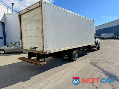 Czwarte zdjęcie samochodu z boku: 2022 CHEVROLET SILVERADO MEDIUM DUTY VIN:1HTKHPVM7NH049245 - miniatura