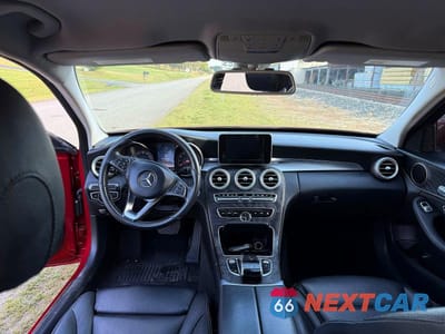 Zdjęcie 9 z 10 samochodu: 2016 MERCEDES-BENZ C 300 VIN:55SWF4JB9GU111608 - miniatura