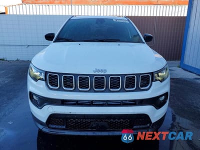Piąte zdjęcie samochodu w środku: 2024 JEEP COMPASS LATITUDE LUX VIN:3C4NJDFNXRT132602 - miniatura