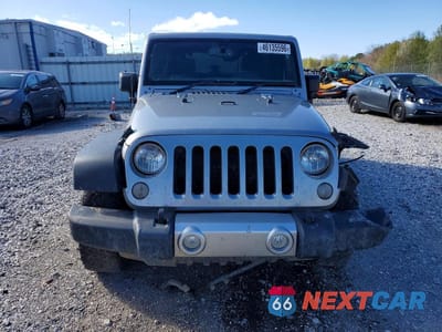 Piąte zdjęcie samochodu w środku: 2018 JEEP WRANGLER UNLIMITED SPORT VIN:1C4BJWKG3JL853219 - miniatura